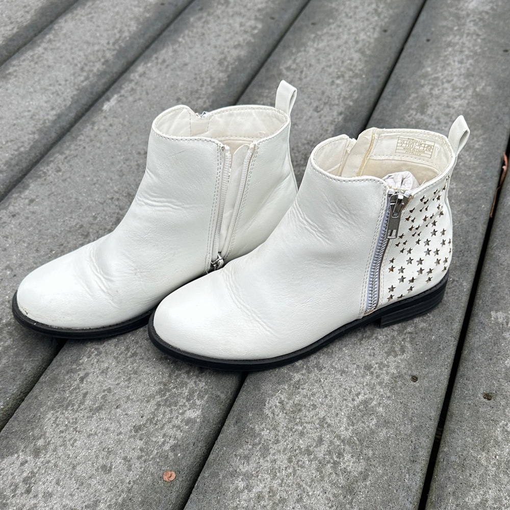 White Ankle Boots with Star Cutouts